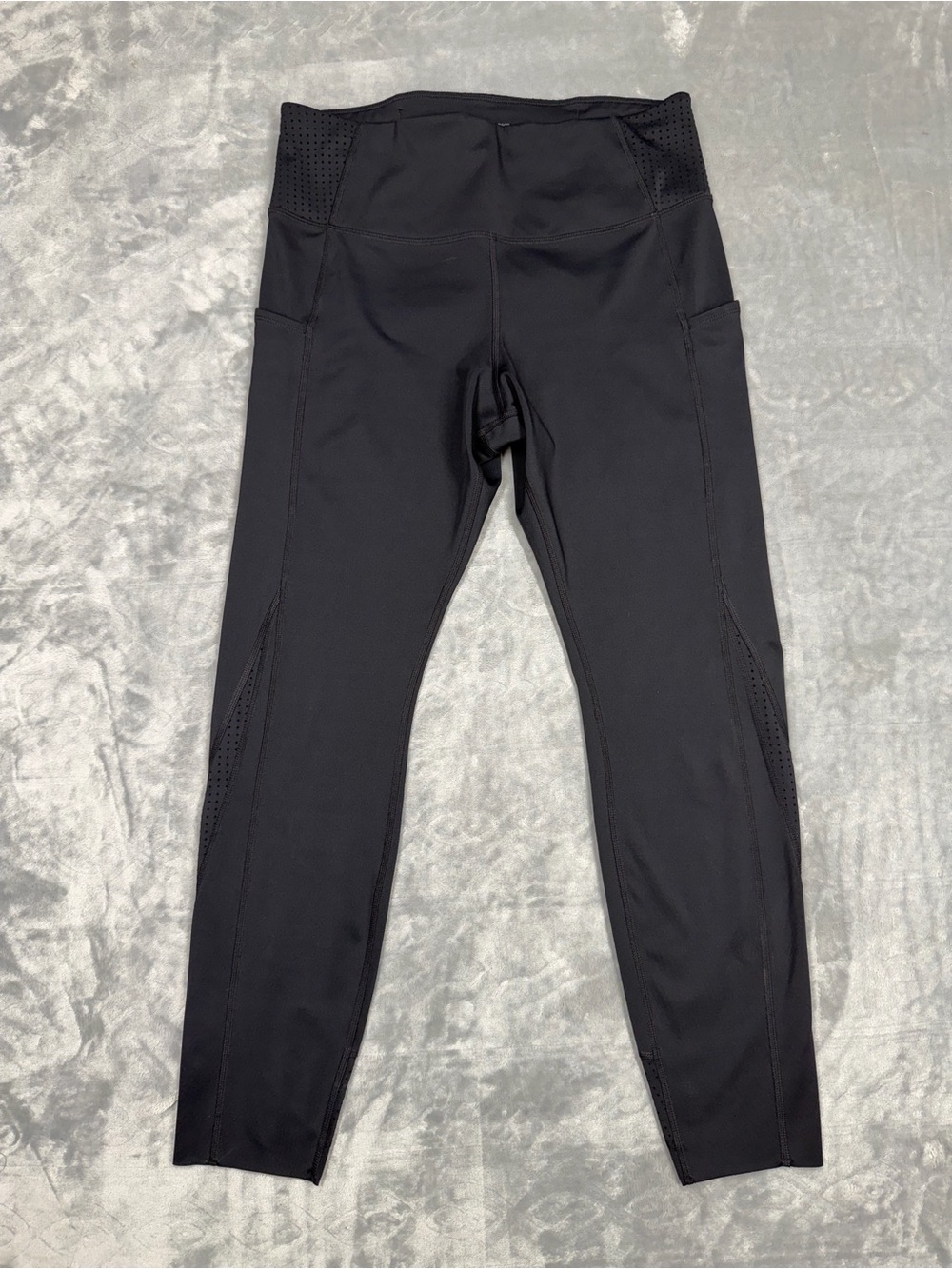 Brooks Run Happy High-Rise Black Performance Leggings with Side Pockets
